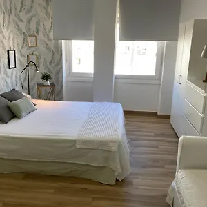 Acogedor Con La Mejor Ubicación. Sevilla